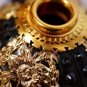 力石甲人の兜の特徴　　金物　のサムネイル
